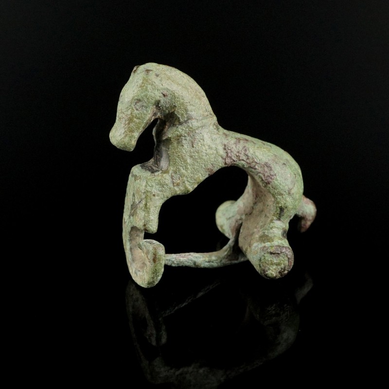 Roman Horse Fibula
2nd-3rd century CE
Bronze, 31 mm, 15,55 g

Good condition...