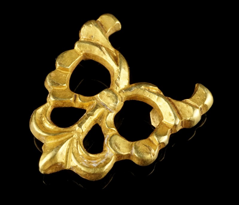 Avar Gold Belt Mount
8th century CE
Gold, 24 mm, 6,65 g
Massive gold belt mou...