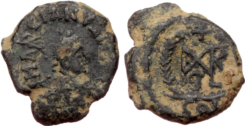 Marcianus (450-457), AE nummus (Bronze, 12,6 mm, 1,15 g), Constantinople. Obv: [...