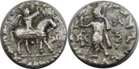 Griechische Münzen, INDO - SKYTHEN. Azes I/II, ca. 35-12 v. Chr. Drachmen. Vs.: König zu Pferd n. r. Rs.: Zeus mit Szepter und Nike nach links stehend...