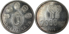 Weltmünzen und Medaillen, Argentinien / Argentina. Fußball-Weltmeisterschaft. 2000 Pesos 1978. 15,0 g. 0.900 Silber. 0.43 OZ. KM 79. Stempelglanz