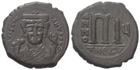 Tiberius II. Constantinus (578 - 582 n. Chr.).

 Follis (40 Nummi, Kupfer). 579/580 n. Chr. Theoupolis.
Vs: DN TIS CONS - TAHT PP VY. Büste des Kai...