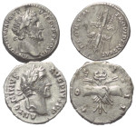 Römische Münzen - Lots. Kaiserzeit.


Lot (2 Stück, Silber): Antoninus Pius Denare (138 - 161 n. Chr.).

Sehr schön.

Verkauft wie besehen, kei...