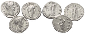 Römische Münzen - Lots. Kaiserzeit.


Lot (3 Stück, Silber): Antoninus Pius Denare (138 - 161 n. Chr.).

Sehr schön.

Verkauft wie besehen, kei...