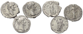 Römische Münzen - Lots. Kaiserzeit.


Lot (3 Stück, Silber): Antoninus Pius Denare (138 - 161 n. Chr.).

Sehr schön.

Verkauft wie besehen, kei...