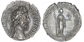 EMPIRE ROMAIN
Commode (177-192). Denier ND (188-189), Rome. C.385 - RIC.155 ; Argent - 3,04 g - 18 mm - 12 h
Superbe.