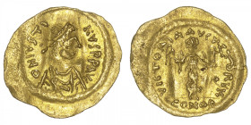 EMPIRE BYZANTIN
Justin II (565-578). Trémissis ND, Constantinople, 4e officine. BC.353 ; Or - 1,10 g - 15 mm - 6 h
Flan large. TTB.