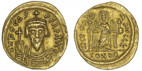 EMPIRE BYZANTIN
Phocas (602-610). Solidus ND, Constantinople, 5e officine. BC.618 ; Or - 4,44 g - 21 mm - 6 h
Avec E d’officine. TTB à Superbe.