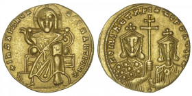 EMPIRE BYZANTIN
Romain Ier et Christopher (921-931). Solidus ND, Constantinople. BC.1745 ; Or - 4,12 g - 18,5 mm - 6 h
Usure régulière. TTB.