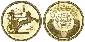 ÉGYPTE
République d’Égypte (1953-1958). 5 livres (5 pounds) 1957. Fr.116 ; Or - 42,53 g - 37 mm - 12 h
Superbe à Fleur de coin.