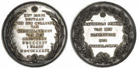 PAYS-BAS
Guillaume I (1815-1840). Médaille célébrant le 25ème anniversaire du collège des commissaires du grand livre 1839. Argent - 25,52 g - 43 mm ...