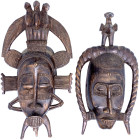 Afrika
2 Holzmasken von Stamm der Baule, Elfenbeinküste. 34 X 17 cm und 36 X 20 cm.