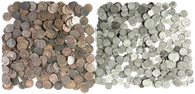 Russland
Lots
Ca. 600 Münzen: Ca. 300 X 1 Denga aus 1731 bis ca. 1760, sowie noch einmal ca. 300 Münzen meist 1967 zur 50-Jahrfeier (Rubel, 50, 20, ...
