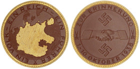Drittes Reich
Porzellanmedaille Anschluss der Ostmark 1938 braun, Rand und Teile der Landkarte goldfarben. 50 mm. prägefrisch. Scheuch 1859d.