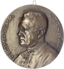 Judaica
Einseitige Bronzegussmedaille o.J. auf Ottokar Prohaszkar (1858 Nyitra bis 1927 Budapest), Bischof von Szekesfehervar in Ungarn. 100 mm, Reve...