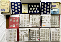 Sammlungen allgemein
Karton mit Münzen und Medaillen aus aller Welt, ab ca. 1900. Dabei ca. 75 Kaiserreich Silbermünzen, u.a. J. 24, 59, 82, 98, 107,...