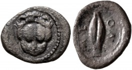 SICILY. Leontini. Circa 476-466 BC. Litra (Silver, 11 mm, 0.59 g, 2 h). Facing lion's scalp. Rev. ΛE-ON Barley grain. Boehringer, M&#252;nzgeschichte,...