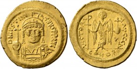 Justinian I, 527-565. Solidus (Gold, 20 mm, 4.47 g, 7 h), Constantinopolis. D N IVSTINIANVS P P AVI Helmeted and cuirassed bust of Justinian facing, h...