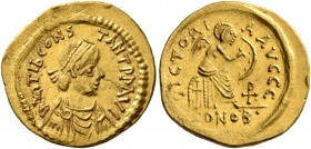 Tiberius II Constantine, 578-582. Semissis (Gold, 17 mm, 2.21 g, 8 h), Constantinopolis. d M TIb CONSTANT P P AVG Pearl-diademed, draped, and cuirasse...