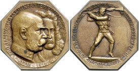 RDR - Österreich Franz Joseph I. 1848-1916 Bronzemedaille 1916 achteckig (v. Kaps) auf das 200-jährige Jubiläum der Kaiserinfanterie Nr. 1. 
50,5mm 5...