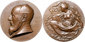 Belgien Leopold II. 1865-1909 Bronzemedaille 1902 (v. Dillens) auf Léon Vanderkindere, Professor an der Université Libre de Bruxelles. 
59,5mm 159,7g...