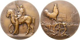 Erster Weltkrieg Bronzemedaille 1918 (v. Dammann) auf den Einzug der französischen Armee in Mühlhausen/Elsass. 
67,8mm 133,5g f.st