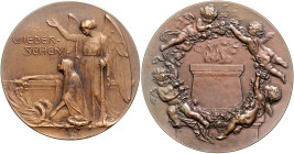 Jugendstil Lot von 3 Stücken: Bronzemedaille o.J. (v. M.&W.) WIEDERSEHEN (50,6mm 50,5g) und Bronzemedaille o.J. (v. Loos/Krüger) Putten umringen Flamm...