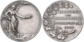 Jugendstil Versilberte Bronzemedaille 1919 (unsign.) auf die Kampfspiele der Schwarzen Garde in Frankfurt/M. 
kl. Kr. 33,4mm 14,4g vz