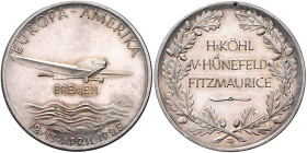 Luftfahrt Silbermedaille 1928 auf den Ost-West-Flug der 'Bremen', i.Rd: PREUSS. STAATSMÜNZE. SILBER 900 FEIN. Kai. 939. Wolf 203. 
36,0mm 24,8g vz-st...