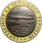 Luftfahrt Bronzeabzeichen o.J. (v. F.L.L.) Luftschiff 'LZ 127 Graf Zeppelin', Schriftband gelb emailliert. Kai. 515 Var. 
mit Tragenadel 44,5mm 32,0g...