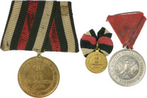 Militaria, Orden und Ehrenzeichen Lot von 3 Stücken: Kriegsdenkmünze 1870/71 für Kämpfer, i.Rd: AUS EROBERTEM GESCHÜTZ, an Ordensband, ebenso als Mini...