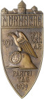 Militaria, Orden und Ehrenzeichen Einseitige Bronzeplakette 1929 des Reichsparteitages Nürnberg, Rs: Herstellermarke zerkratzt. 
35,8x80,4mm 59,4g vz...