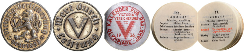 Sport - Olympische Spiele Steckmedaille 1936 aus vergoldetem Weißblech der Victo...