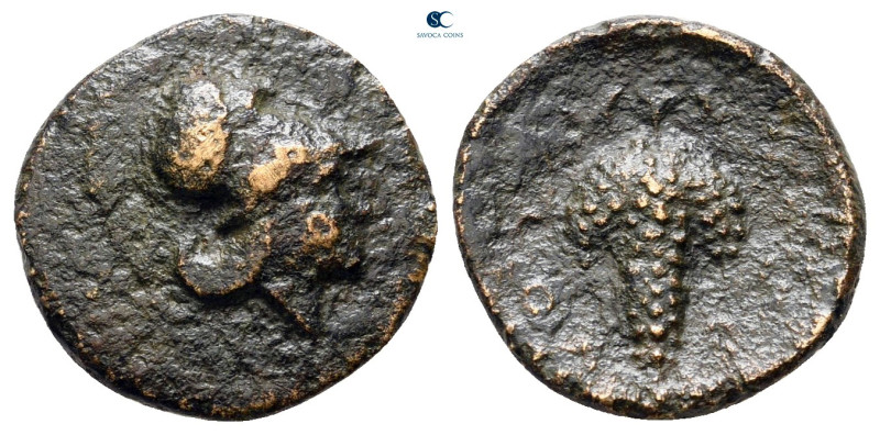 Lokris. Locri Opuntii circa 338-316 BC. 
Bronze Æ

14 mm, 1,68 g



nearl...