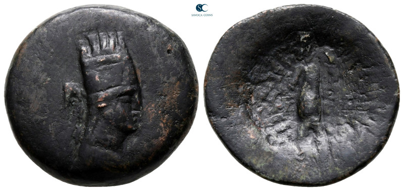 Kings of Armenia. Artavasdes II 56-34 BC. 
Bronze Æ

23 mm, 5,89 g



fin...