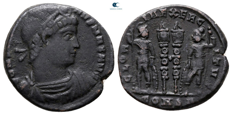 Constantine I the Great AD 306-337. Constantinople
Follis Æ

18 mm, 2,49 g
...