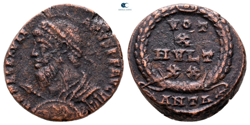 Julian II Apostate AD 360-363. Antioch
Follis Æ

17 mm, 3,83 g



nearly ...