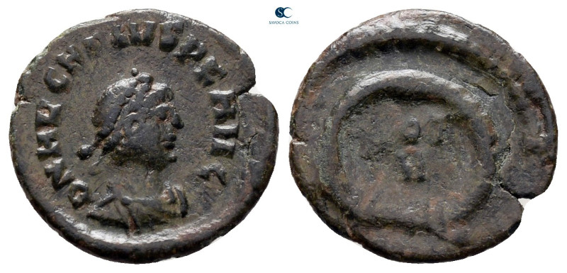 Arcadius AD 383-408. Rome
Follis Æ

14 mm, 0,97 g



very fine