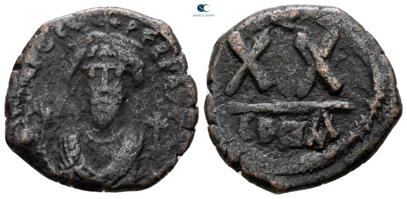 Phocas AD 602-610. Constantinople
Half Follis or 20 Nummi Æ

21 mm, 5,62 g
...