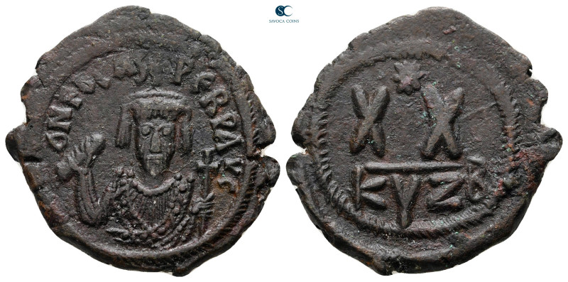 Phocas AD 602-610. Cyzicus
Half Follis or 20 Nummi Æ

24 mm, 4,97 g



ve...