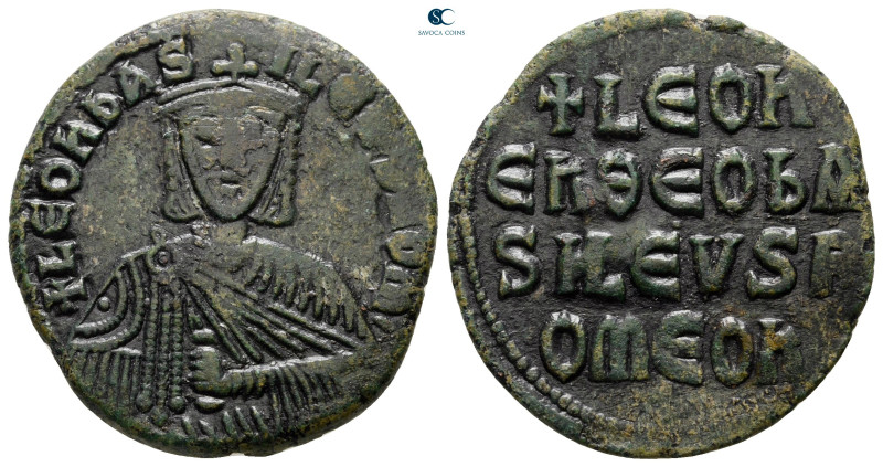 Leo VI the Wise AD 886-912. Constantinople
Follis Æ

26 mm, 6,17 g



ver...