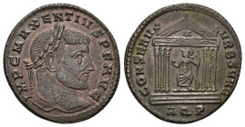 IMPERIO ROMANO. MAJENCIO. Follis. Aquileia (307-310). A/ Cabeza laureada a der.; IMP C MAXENTIVS P F AVG. R/ Roma dentro de templo tetrástilo; CONSERV...