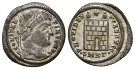 IMPERIO ROMANO. CONSTANTINO I. Follis. Cizycus (326-327). A/ Cabeza laureada a der.; CONSTANTINVS AVG. R/ Puerta de campamento; PROVIDENTIAE AVGG. -/-...