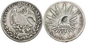 ISABEL II. Resello en rev. sobre 8 reales 1831 Guanajuato para circular en Filipinas. VI-p. 462. KM-129. MBC.