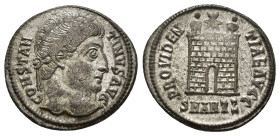 IMPERIO ROMANO. CONSTANTINO I. Follis. Antioquía (325-326). A/ Cabeza laureada a der.; CONSTANTINVS AVG. R/ Puerta de campamento; PROVIDENTIAE AVGG. -...