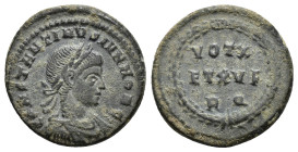 IMPERIO ROMANO. CONSTANTINO II. Follis. Roma (320). A/ Busto drapeado, acorazado y laureado a der.; CONSTANTINVS IVN NOB C. R/ VOT X/ET XV F/ R Q. AE ...