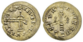 REINO VISIGODO. WITIZA. Tremissis. Egitania. AU 0,77 g. 20,2 mm. CNV-614 (anv., con N E separadas) y 614.2 (rev.). Rarísima. De las rarísimas emisione...