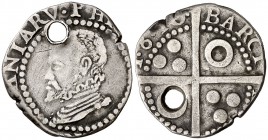 1610. Felipe III. Barcelona. 1 croat. (Cal. 431) (Cru.C.G. 4339h var). 2,82 g. Perforación. Recortada. Rara. (MBC-).