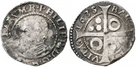 1635. Felipe IV. Barcelona. 1 croat. (Cal. 969) (Cru.C.G. 4413e var). 3,23 g. Busto de Felipe II. Oxidaciones. Rara. MBC-/MBC.