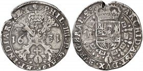 1631. Felipe IV. Bruselas. 1/2 patagón. (Vti. 761) (Vanhoudt 646.BS). 13,80 g. Grieta. (MBC).